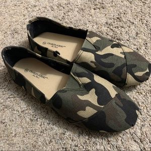 Charles Albert Camouflage Shoes Size 9
